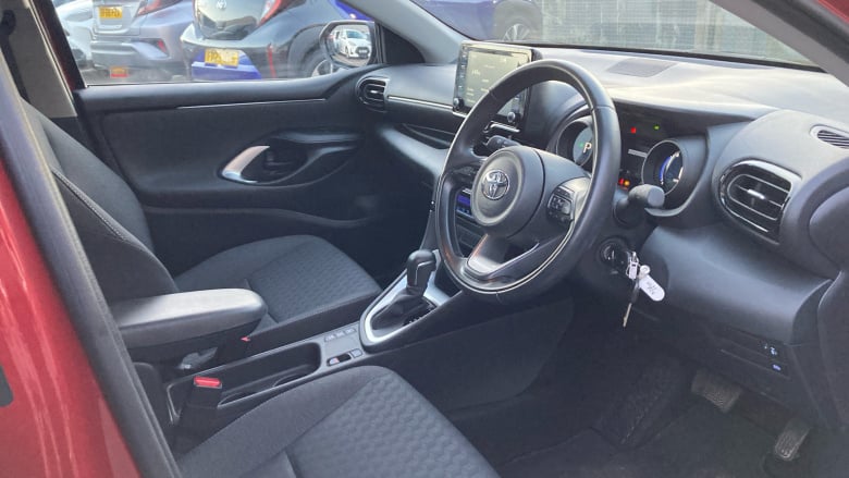 Toyota Yaris 1.5 Hybrid Design 5dr CVT Hybrid Hatchback